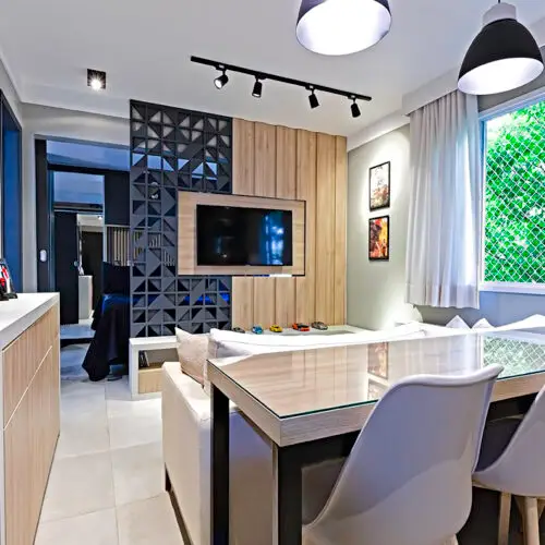Sala de estar jantar integrada apartamento pequeno painel 3D TV giratória reforma Patricia Bonadia (2)